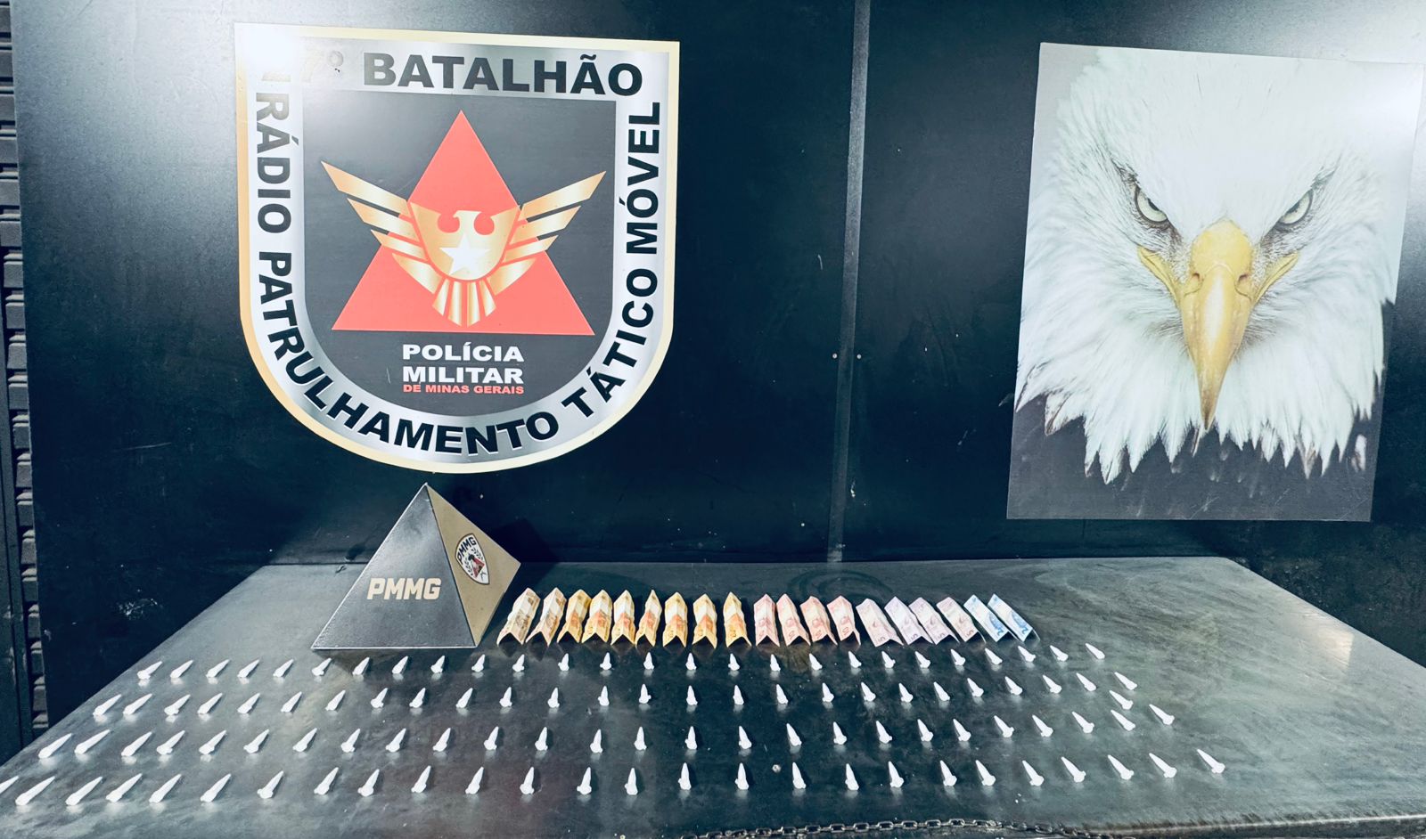 Adolescente é apreendido com mais de 100 pinos de cocaína no Jóquei Clube I