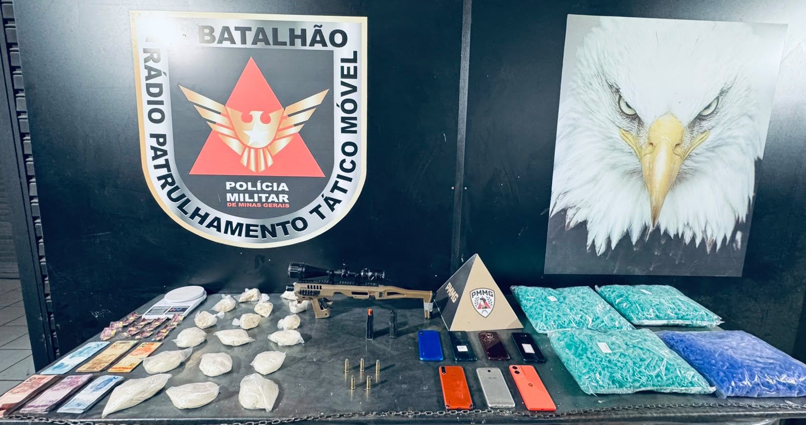Homem é preso com drogas, granada e munições no bairro Jardim Natal