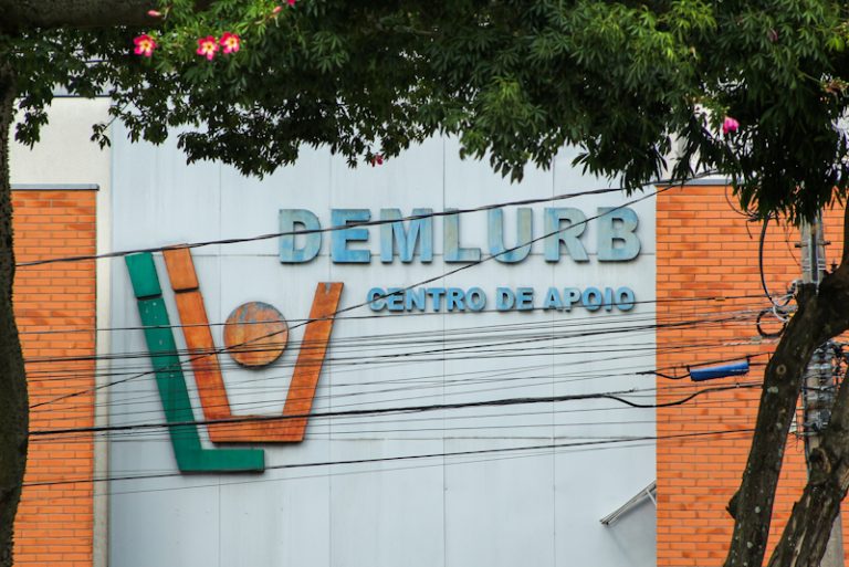 Centro de Apoio da Demlurb - por João Gabriel