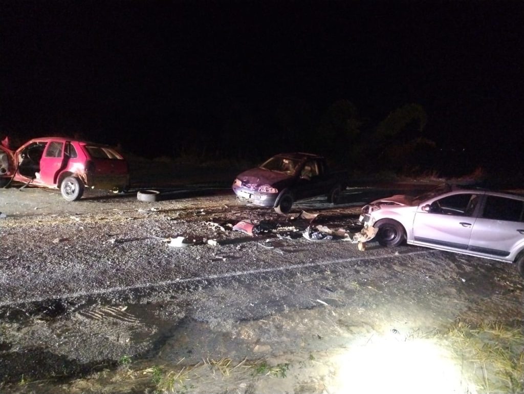 Colisão frontal na MG-126 deixa um morto e três feridos leves em Bicas (2)