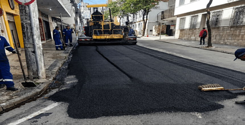 Empav inicia recapeamento da rua Dr. Romualdo na região central de Juiz de Fora