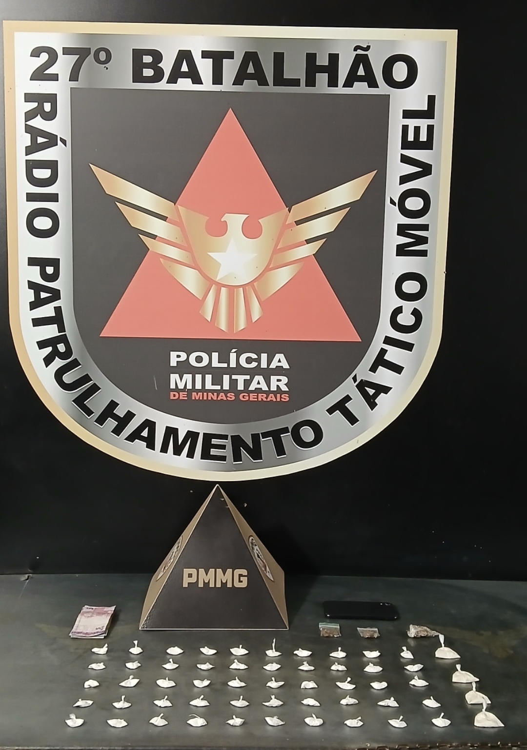 Menor de 17 anos é apreendido por tráfico de drogas durante patrulhamento em Juiz de Fora