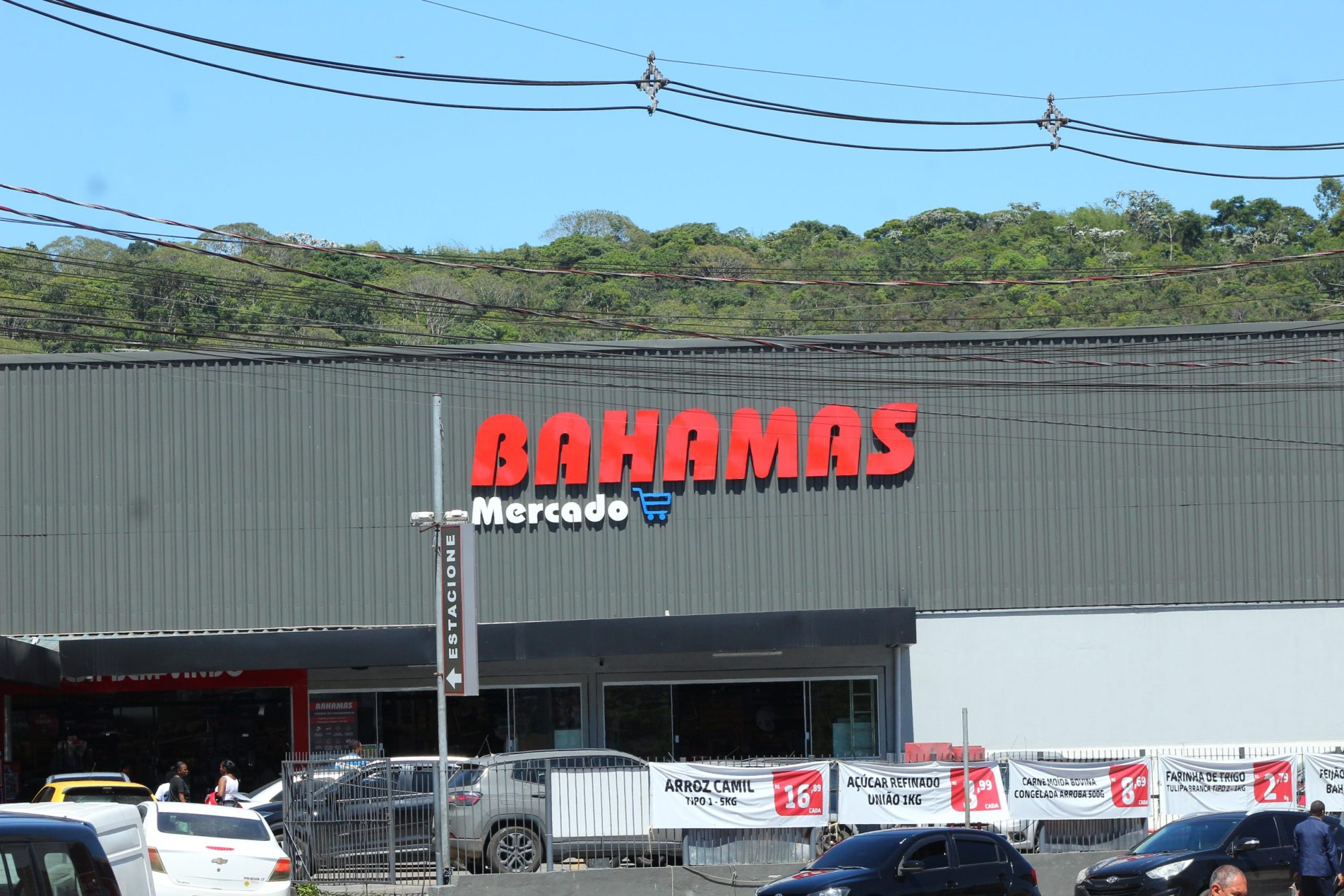 Supermercado Bahamas - por João Gabriel
