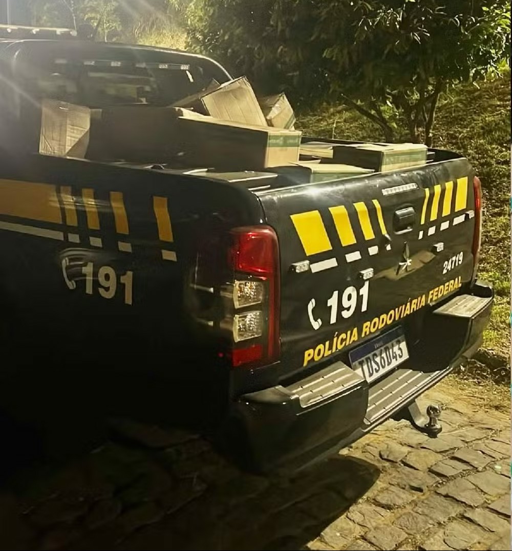 Dupla é presa após Guarda Civil Municipal encontrar 56 caixas de biscoitos em casa de suspeito em Leopoldina