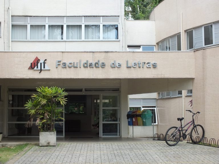 Faculdade de Letras - por Welison Oliveira