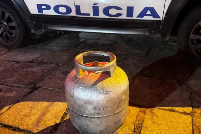 Homem é detido após vender botijão furtado da mãe por R$ 50 em Recreio