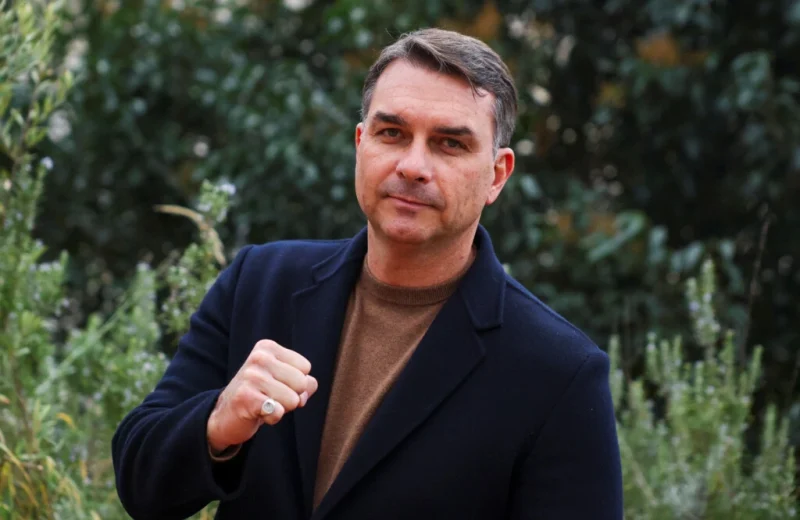 Flávio Bolsonaro confirma nova passagem por Juiz de Fora após adiamento