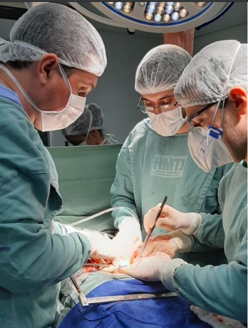 Equipe do HU realiza primeira captação de rim — Imagem: UFJF