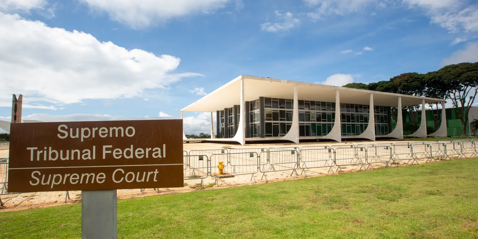 Ex-ministros do STF pedem apuração rigorosa da "mais aguda crise" — Imagem: Agencia Brasil