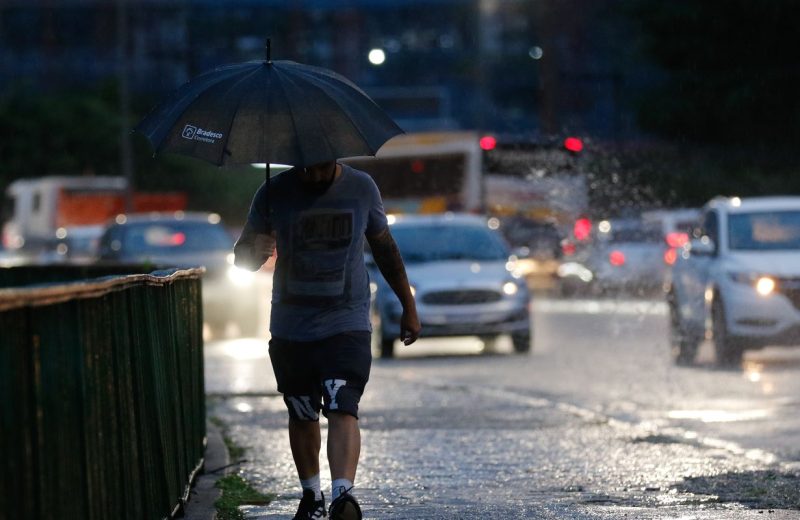 Inmet prevê final de semana de chuvas nas regiões Sul e Sudeste