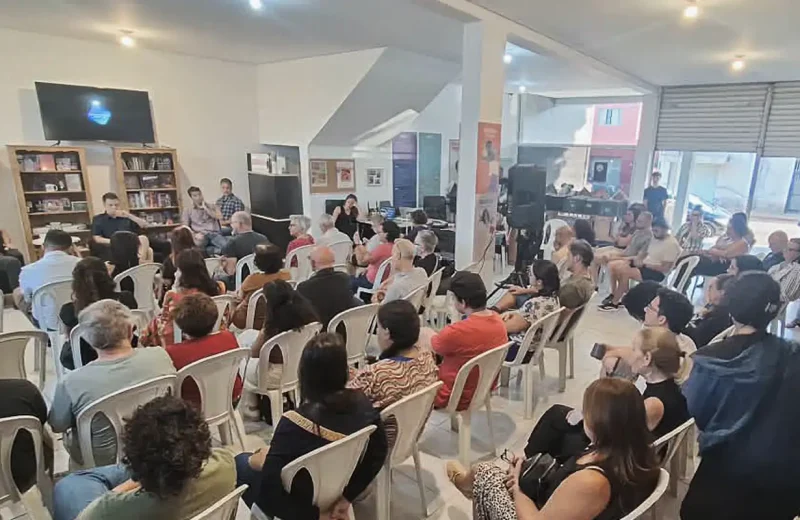 Livraria transforma vida cultural de pequeno município de São Paulo