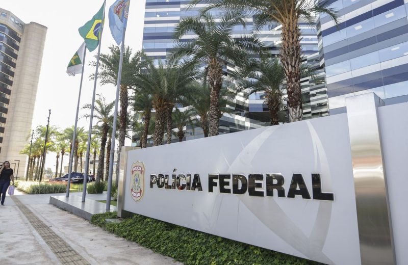 PF envia a Gilmar e Zanin íntegra de material do celular de Vorcaro