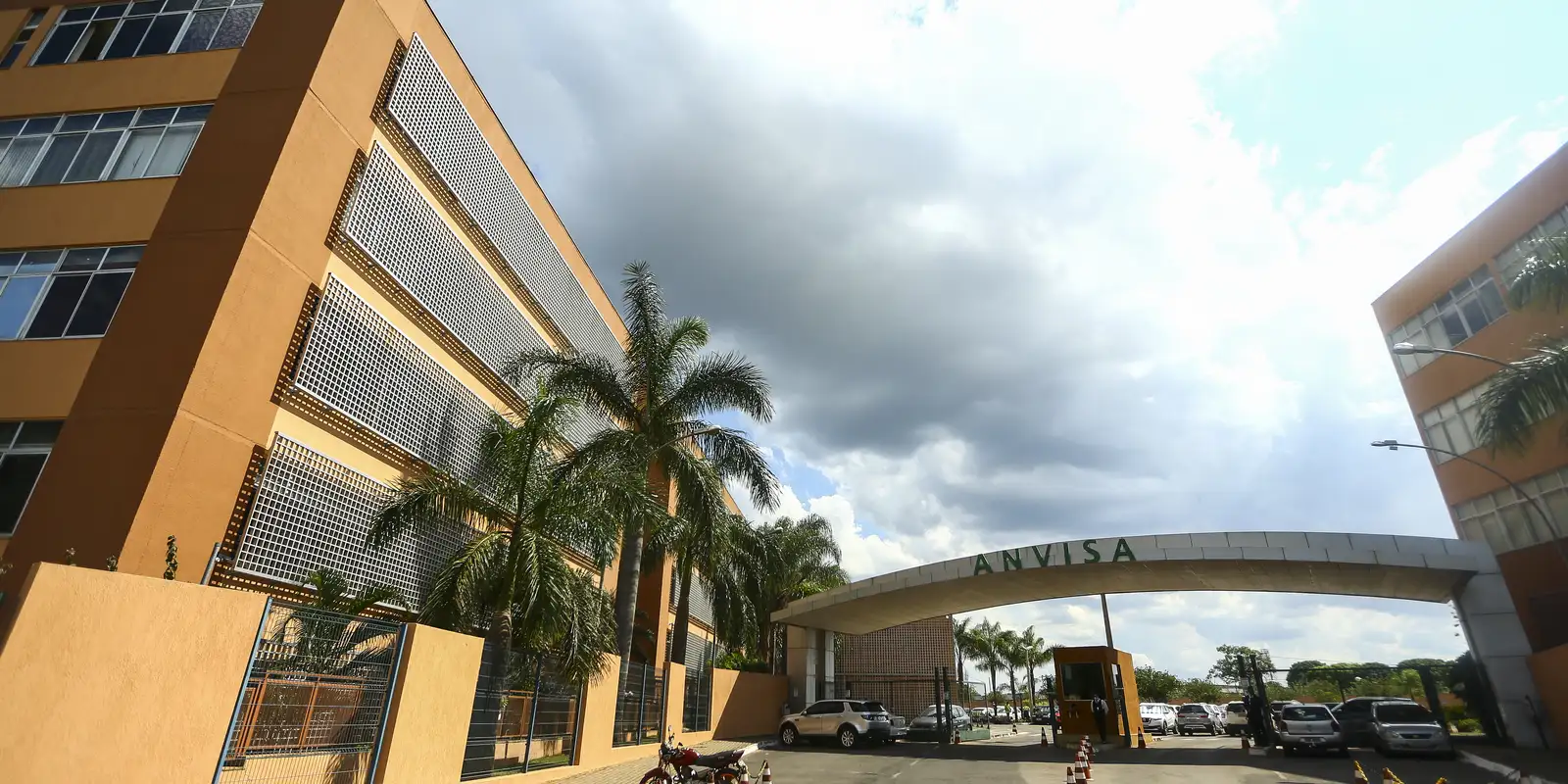 Anvisa proíbe venda de cosméticos e manda recolher gel falsificado — Imagem: Agencia Brasil