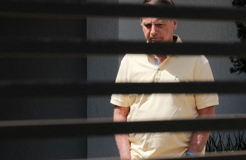 Defesa cita novos fatos e pede revisão da condenação de Bolsonaro
