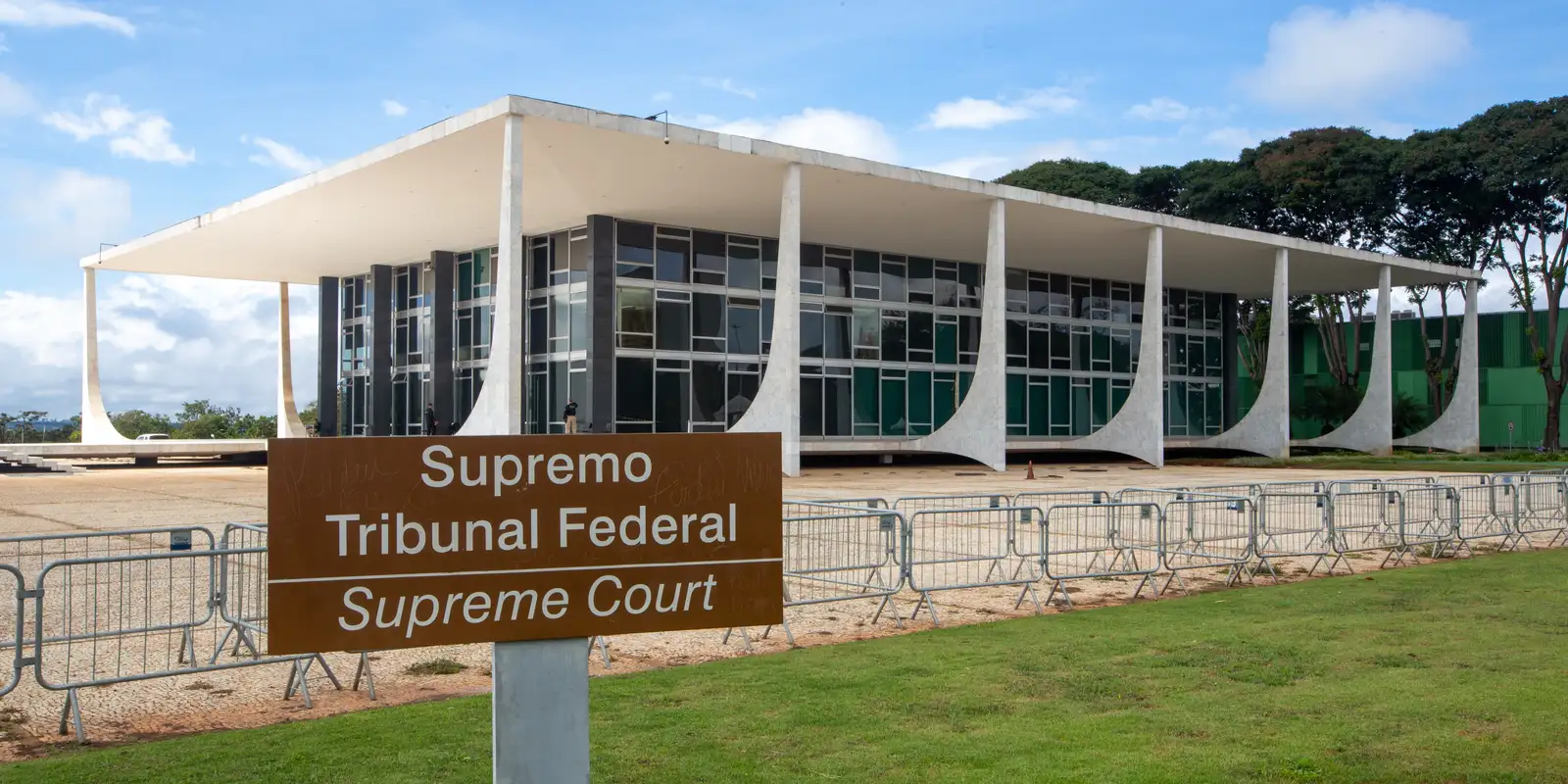 Homem é preso ao tentar invadir a sede do STF em Brasília — Imagem: Agencia Brasil